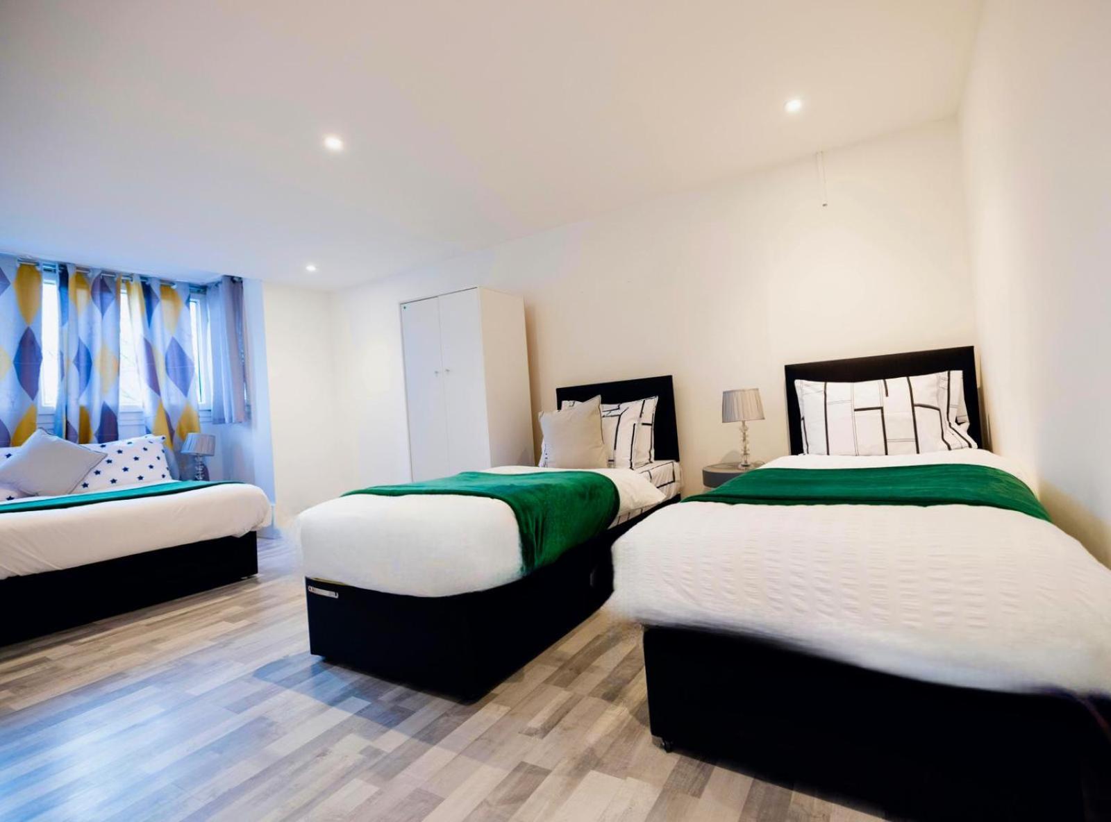 2 Bedrooms -Parking-Very Spacious-Wifi Λονδίνο Εξωτερικό φωτογραφία